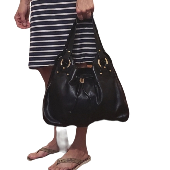 Michael Kors Handbags - Michael Kors Drawstring Hobo Leather Shoulder Bag!
